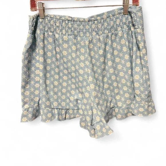BCBGeneration Light Blue Floral High Waist ruffle Shorts women’s large - Picture 6 of 8